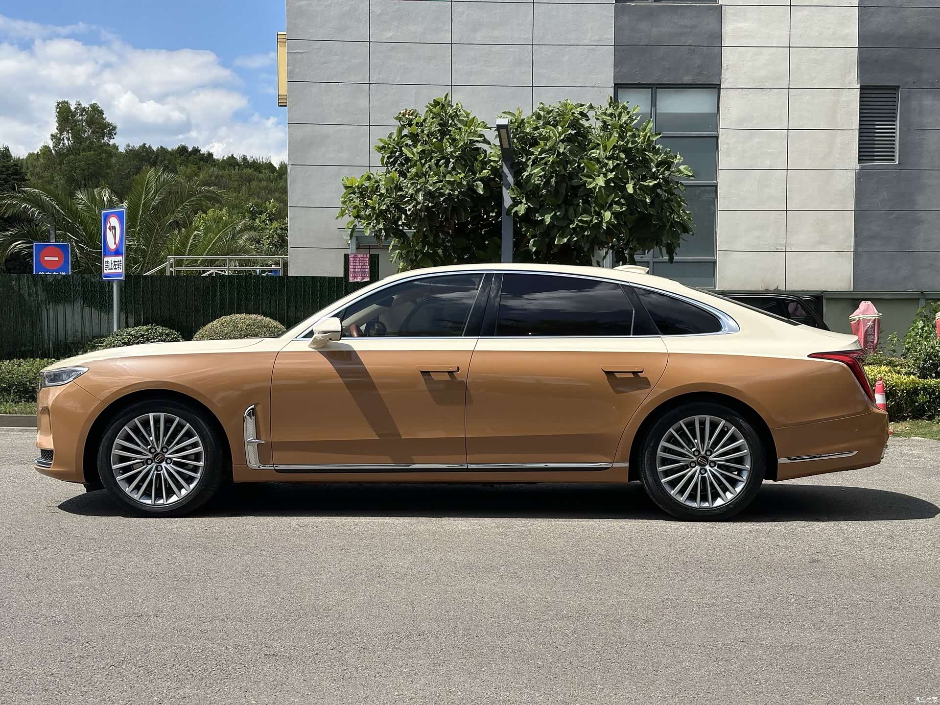 Hongqi H9, 2022 3