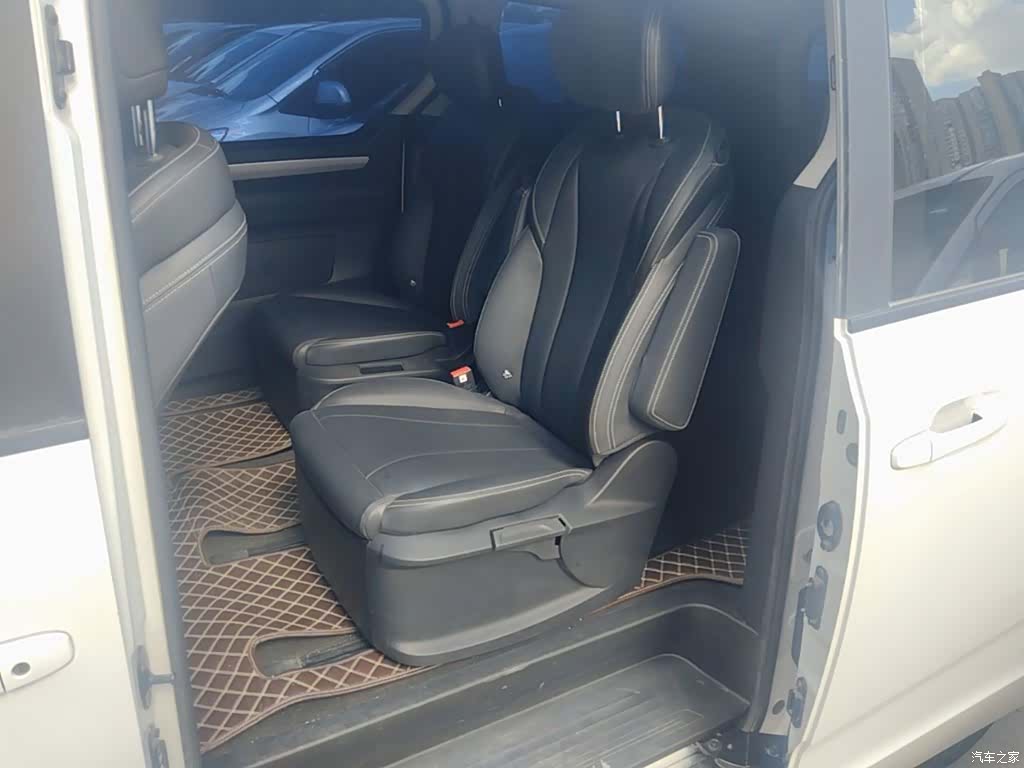Maxus G10, 2024 17