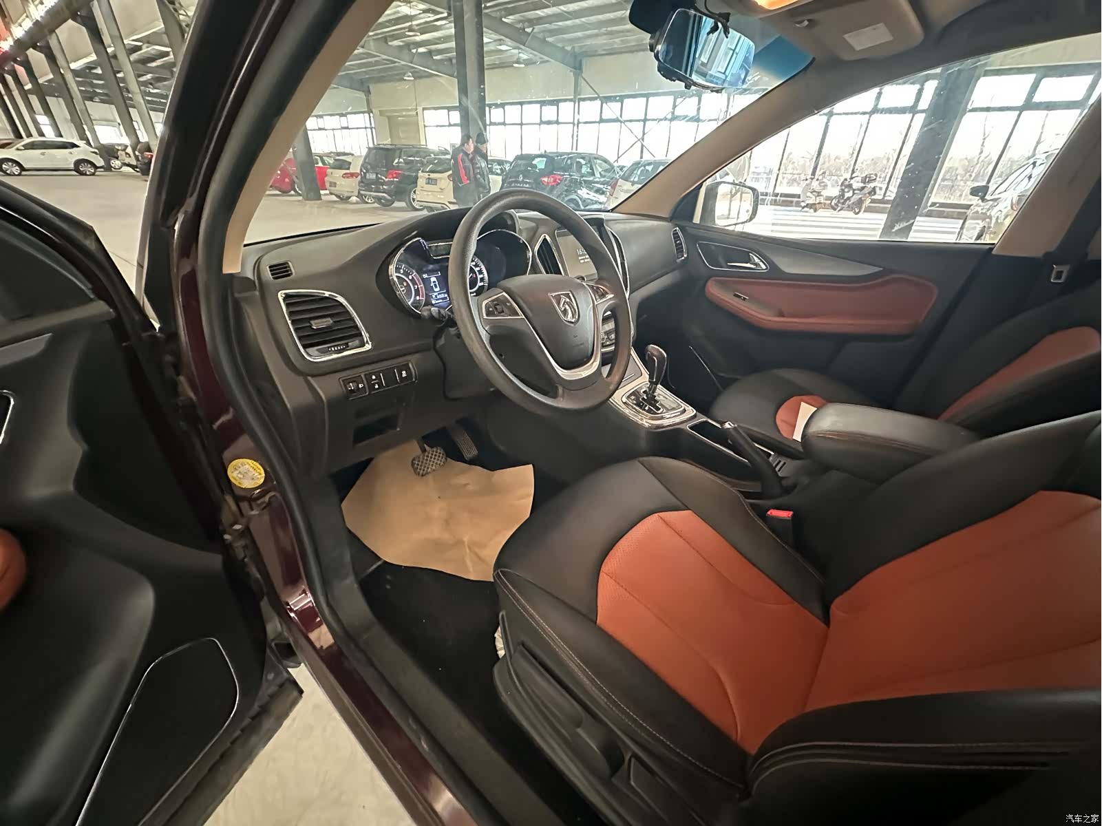 Wuling 560, 2017 14