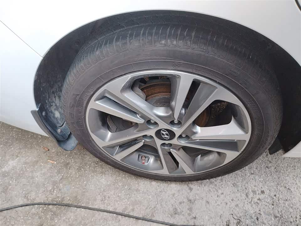 Hyundai Lead Hyundai Lead