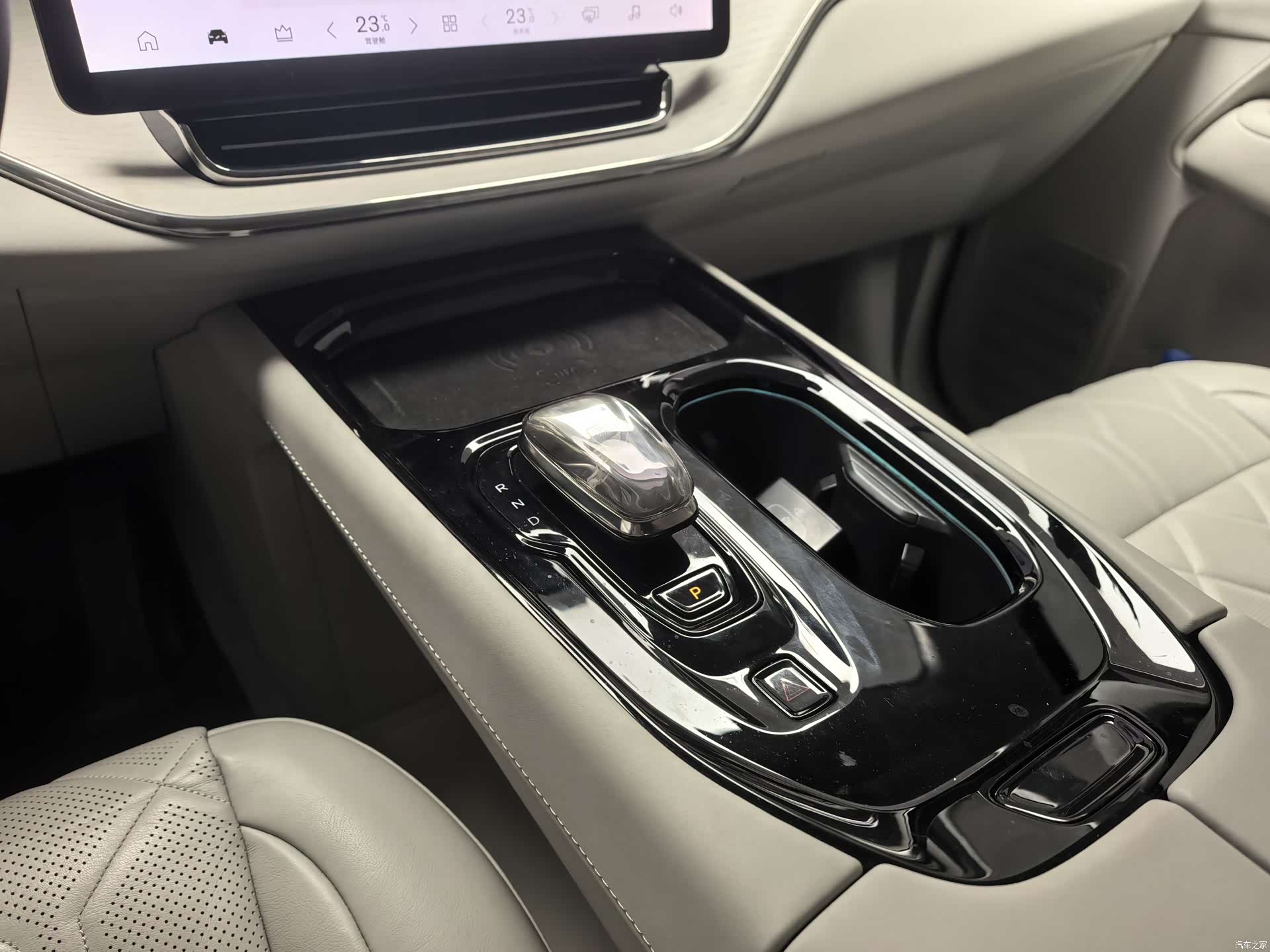 Volvo EM90, 2024 12