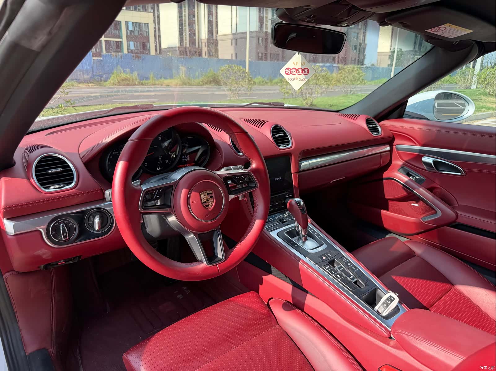 Porsche Boxster, 2020 все фото