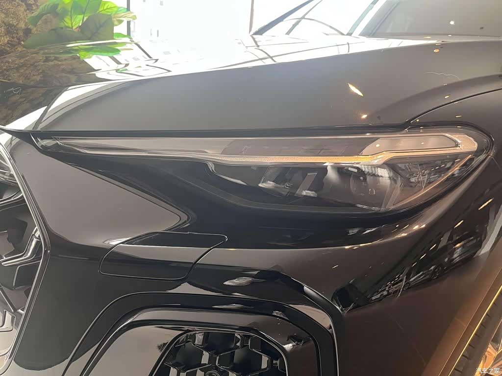 Audi Q5L, 2026 11