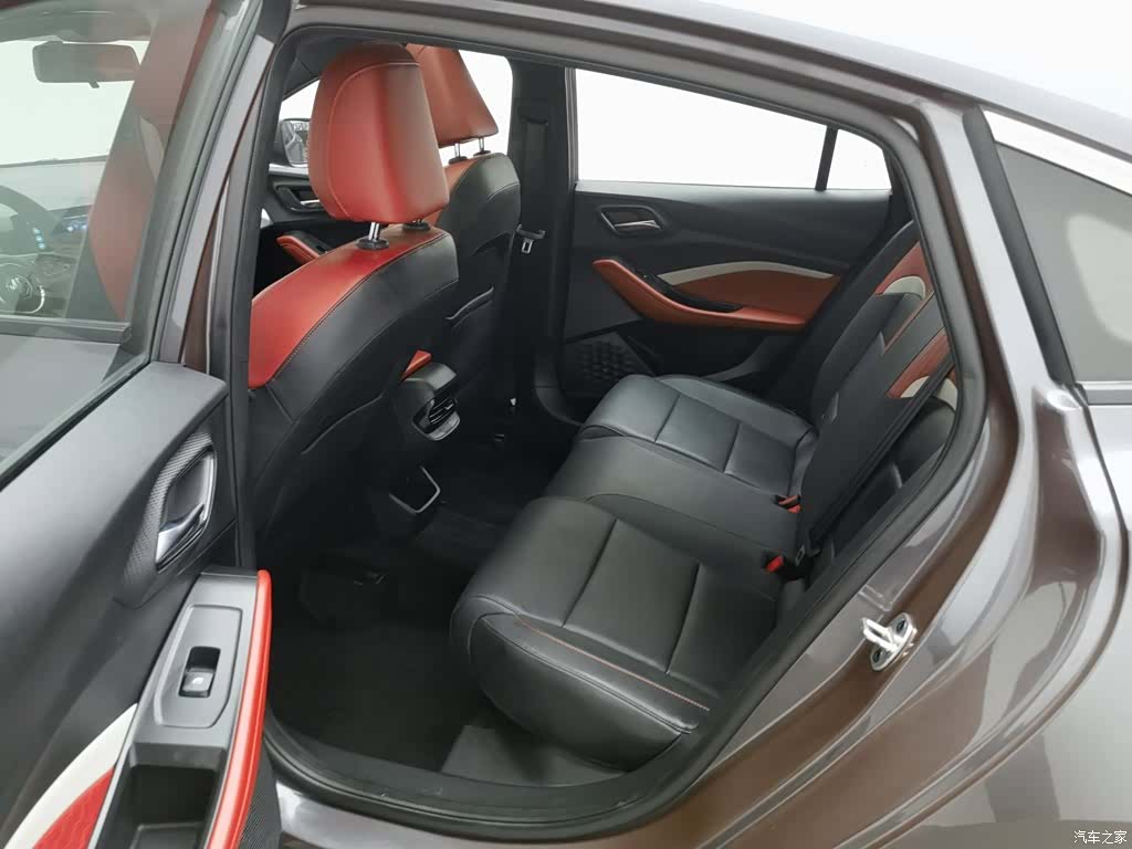 MG MG5, 2024 15