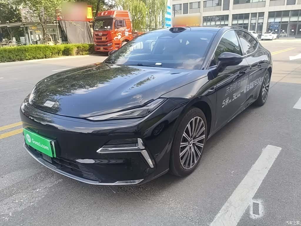 Geely 8, 2025 2