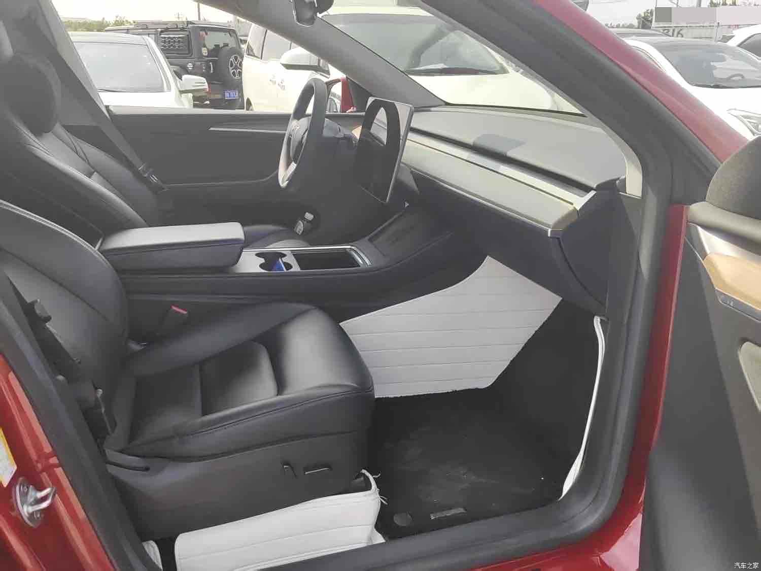 Tesla Model Y, 2022 все фото