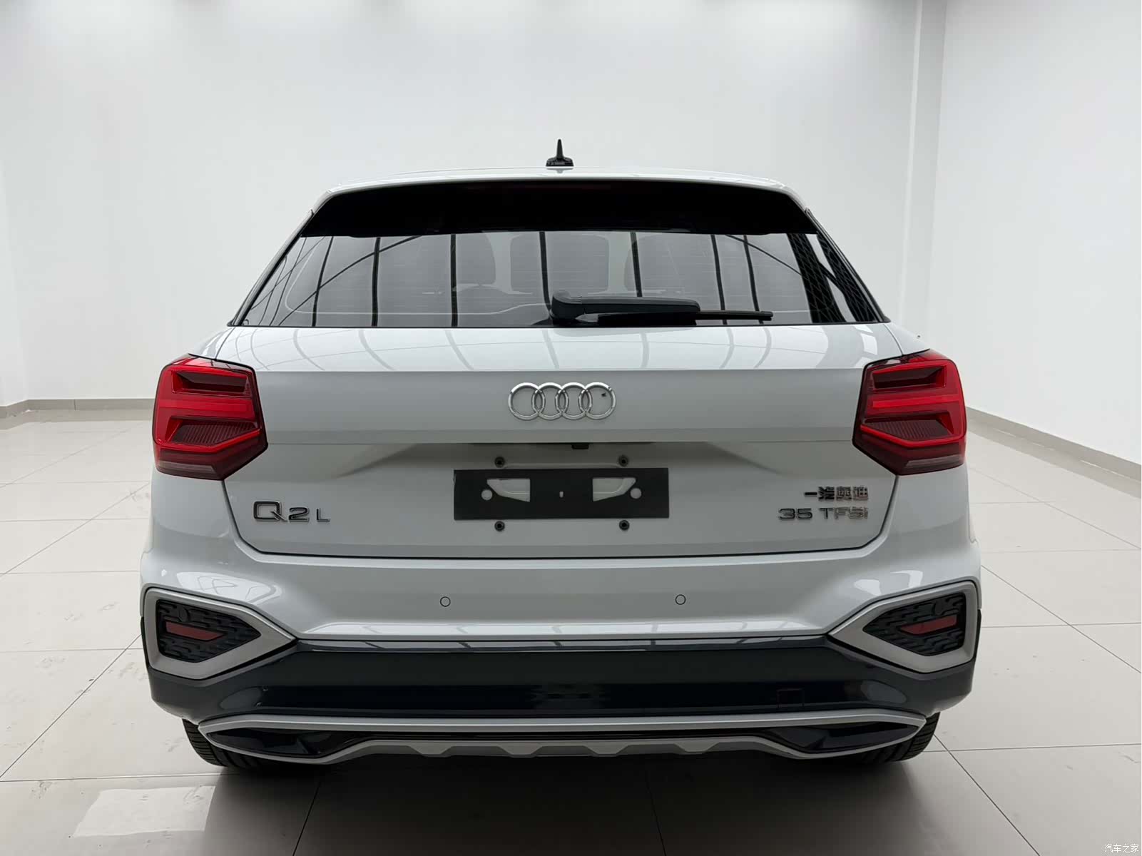 Audi Q2L, 2022 все фото