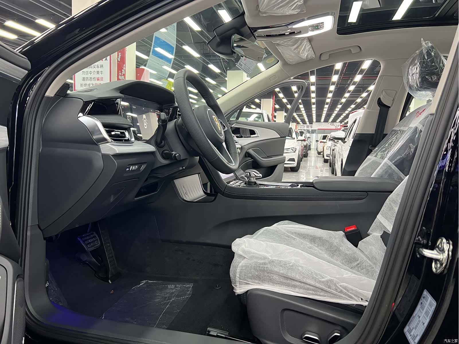 Hongqi H5, 2026 19