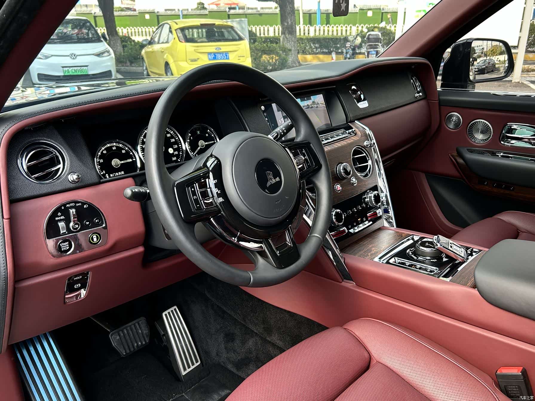Rolls-Royce Cullinan, 2022 3