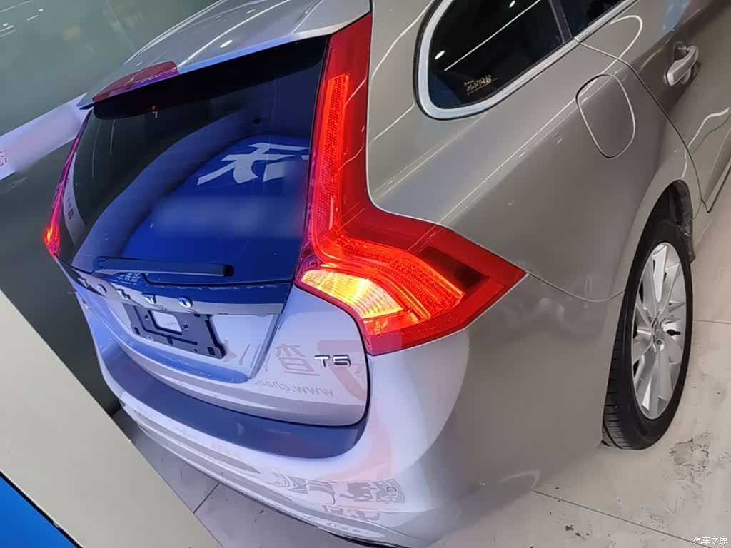 Volvo V60, 2015 6