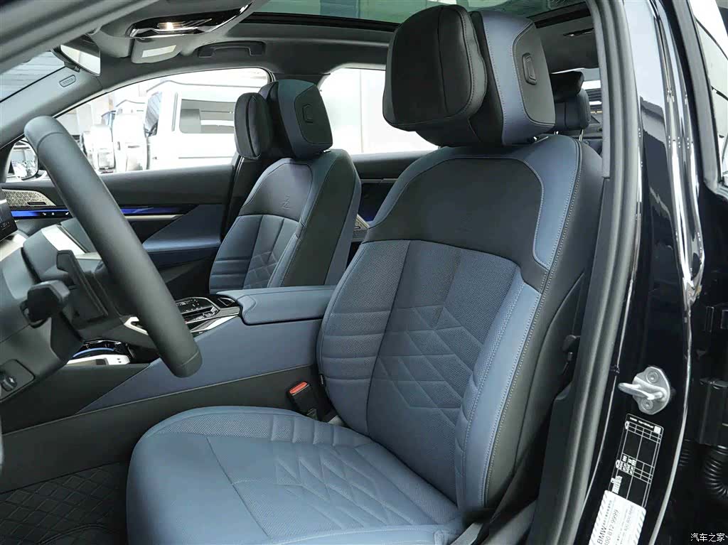BMW 5 Series, 2025 12