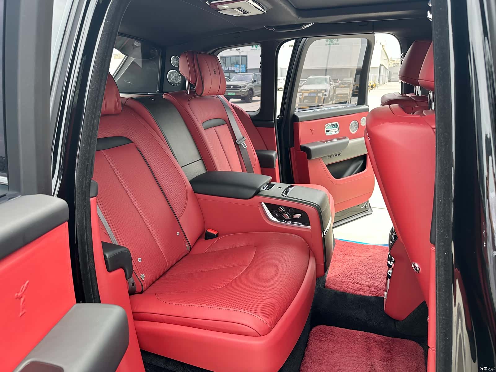 Rolls-Royce Cullinan, 2019 13
