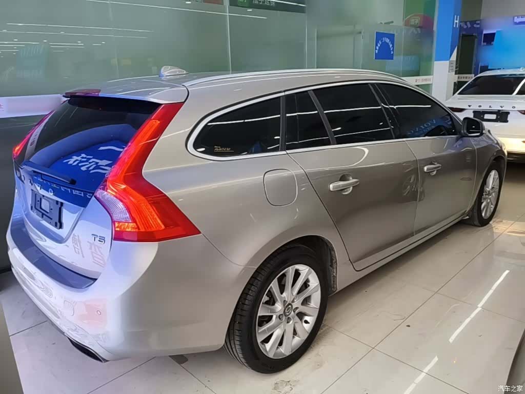 Volvo V60, 2015 7