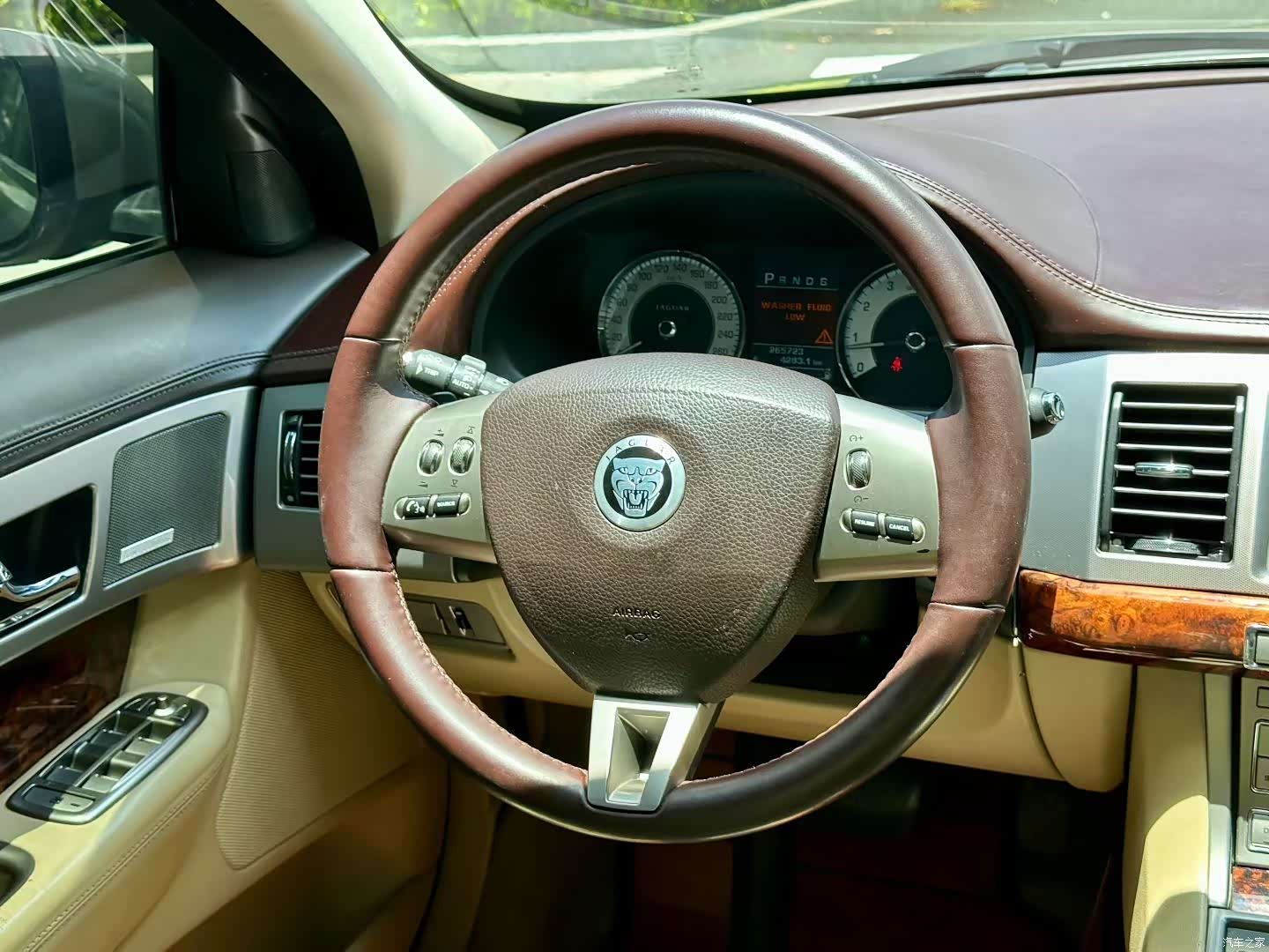 Jaguar XF, 2010 9