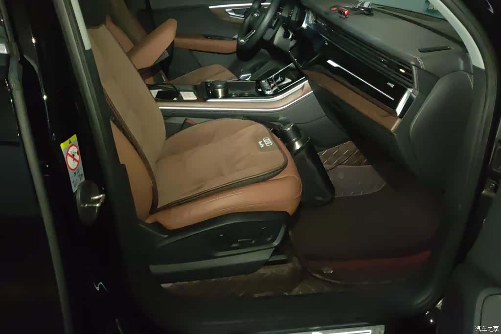 Audi Q7, 2023 8