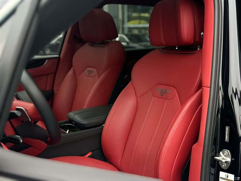 Bentley Bentayga, 2024 8