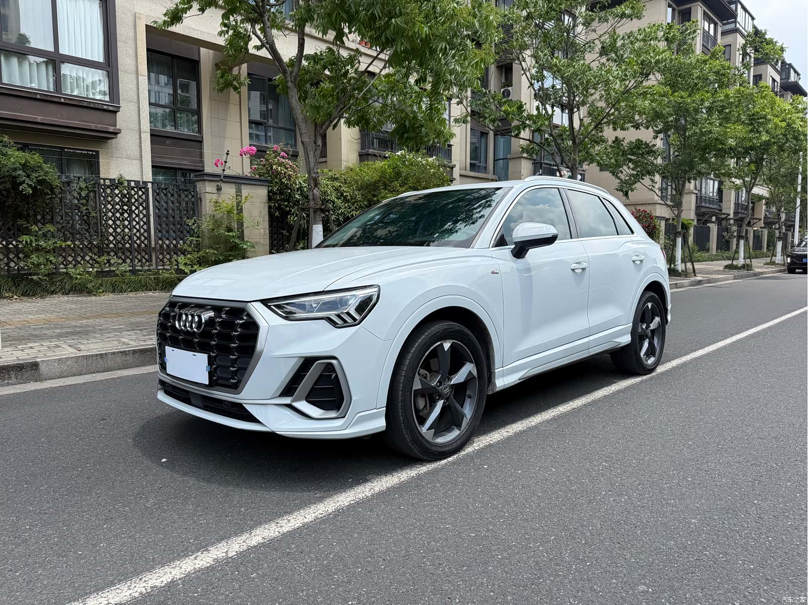 Audi Q3, 2019 1