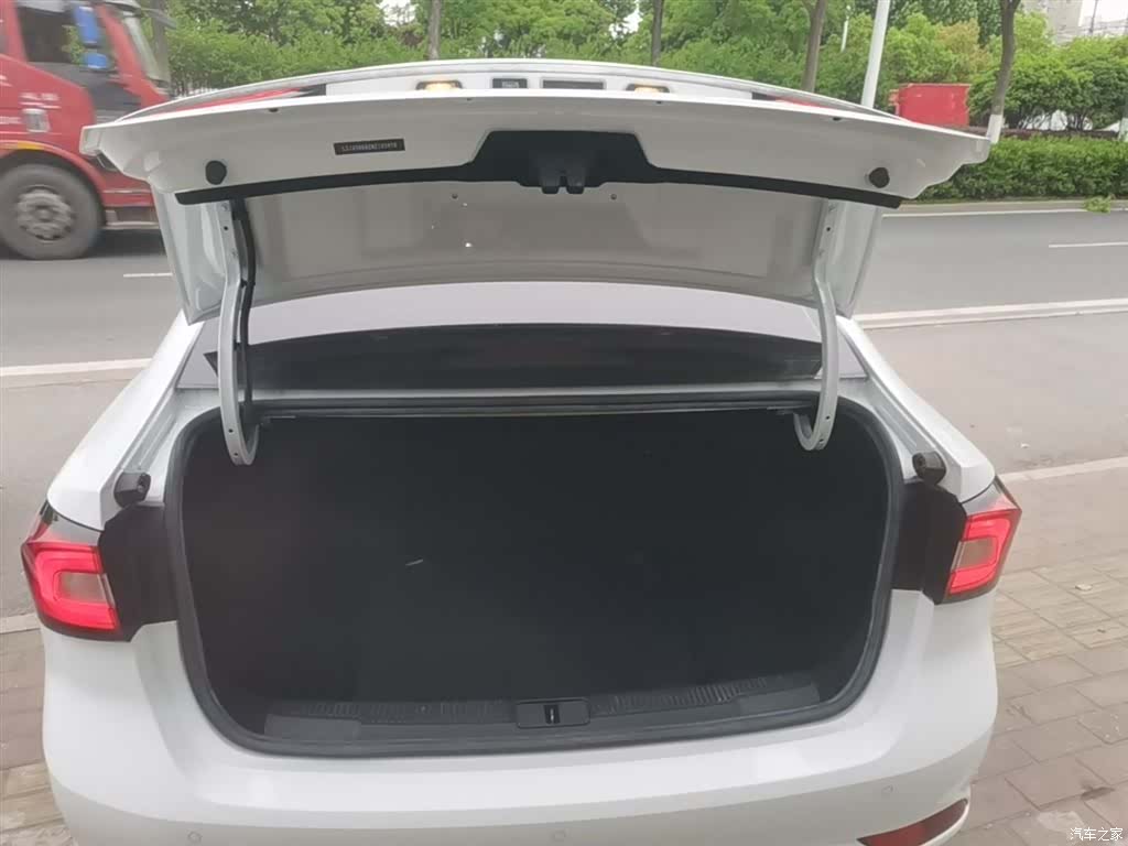Roewe i5, 2021 19
