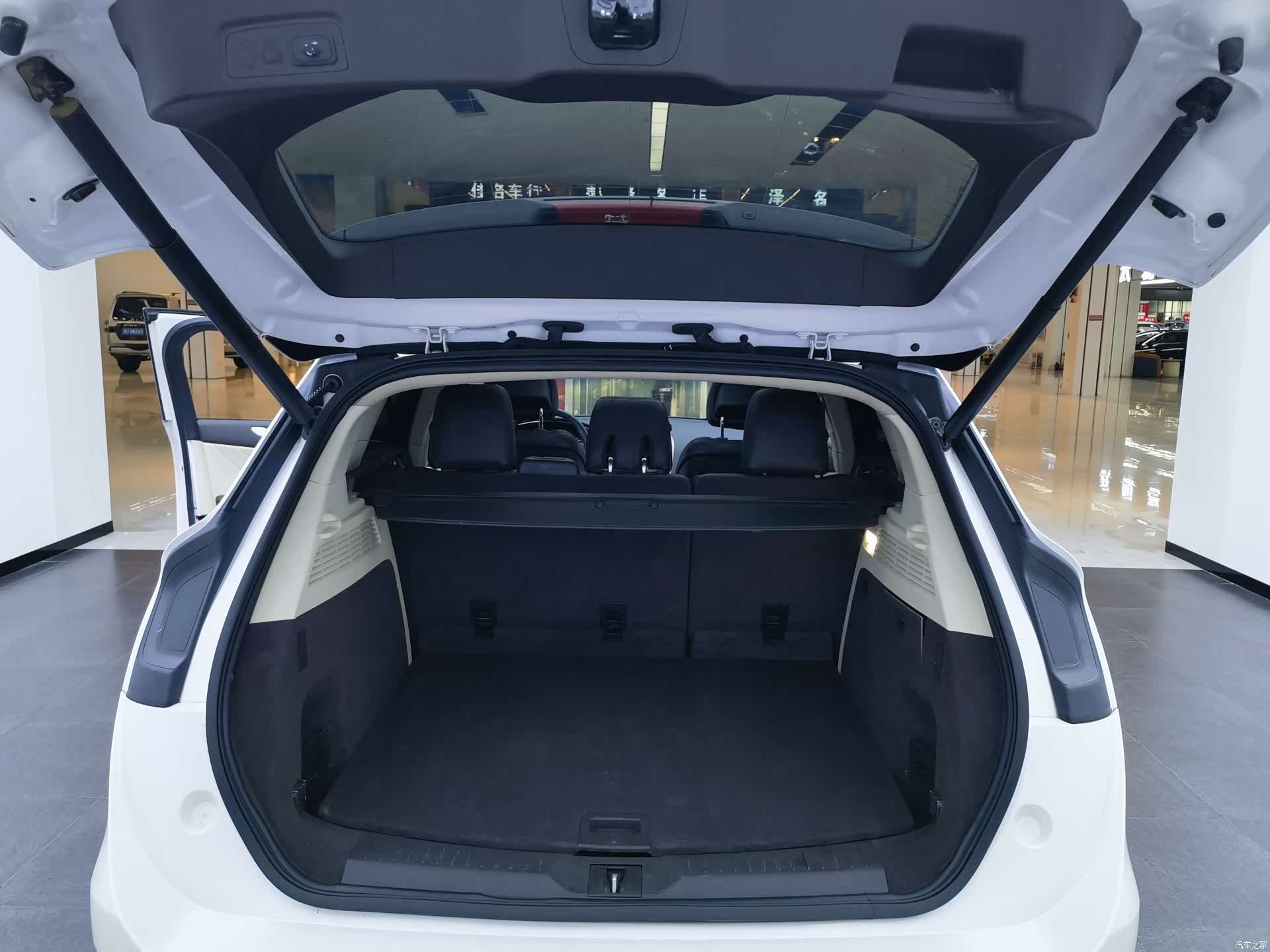 Lincoln MKC, 2016 9
