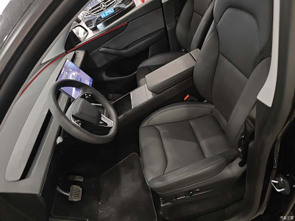 Tesla Model Y, 2025 15