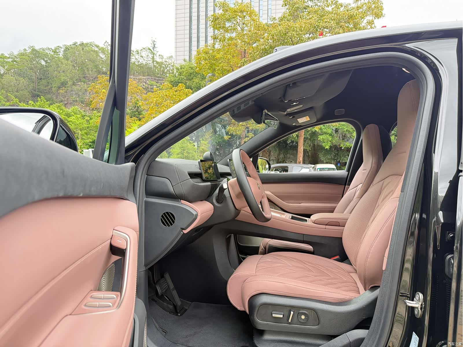 NIO EC6, 2025 8
