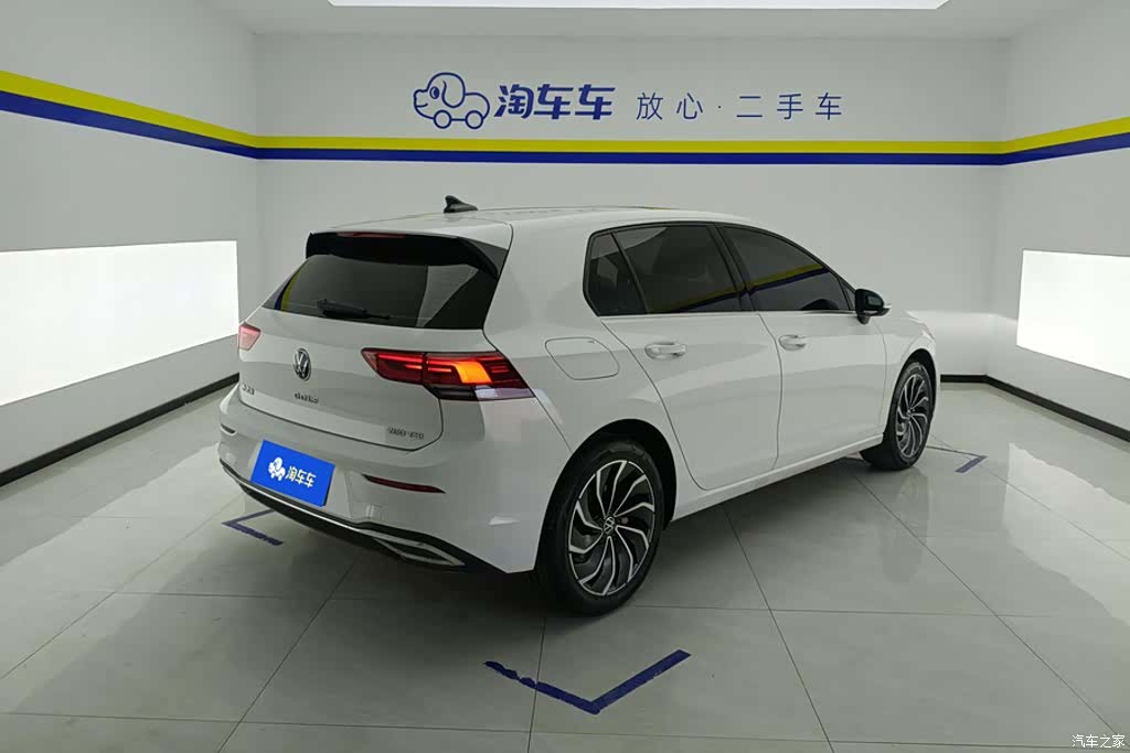 Volkswagen Golf, 2024 3