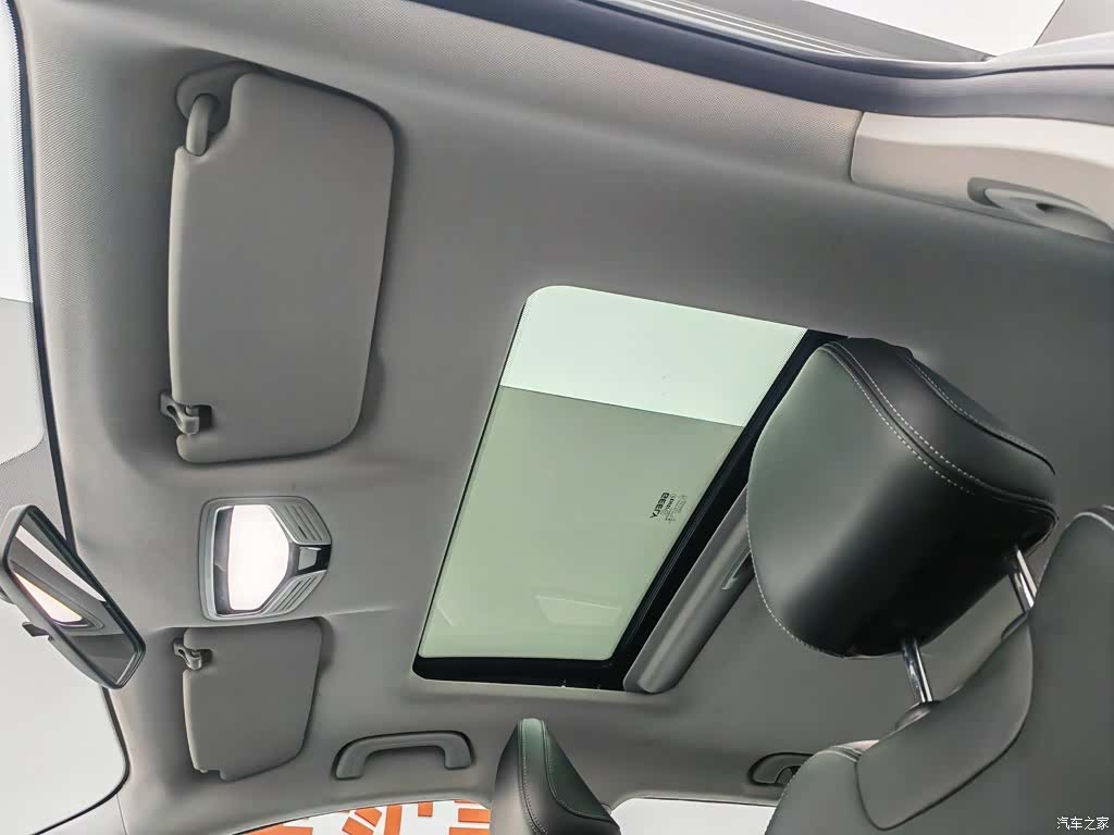 Geely Emgrand, 2022 14