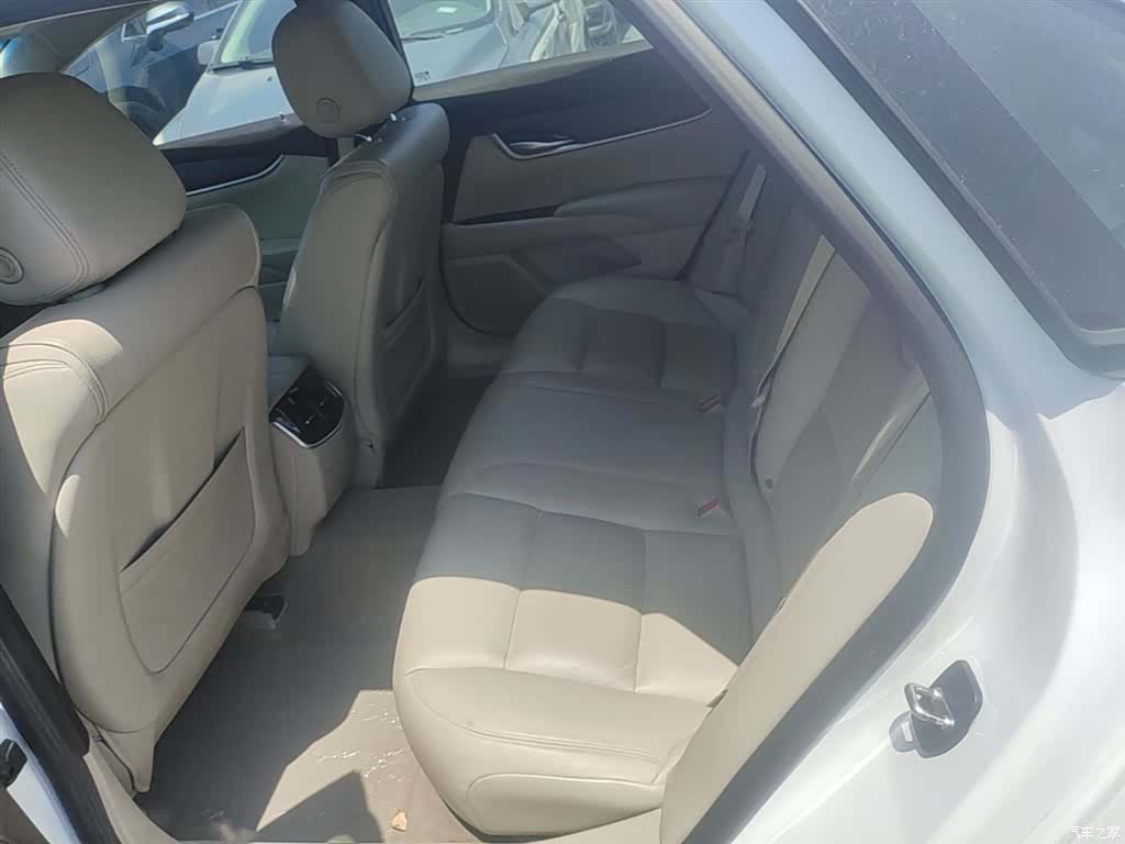 Cadillac XTS, 2015 17