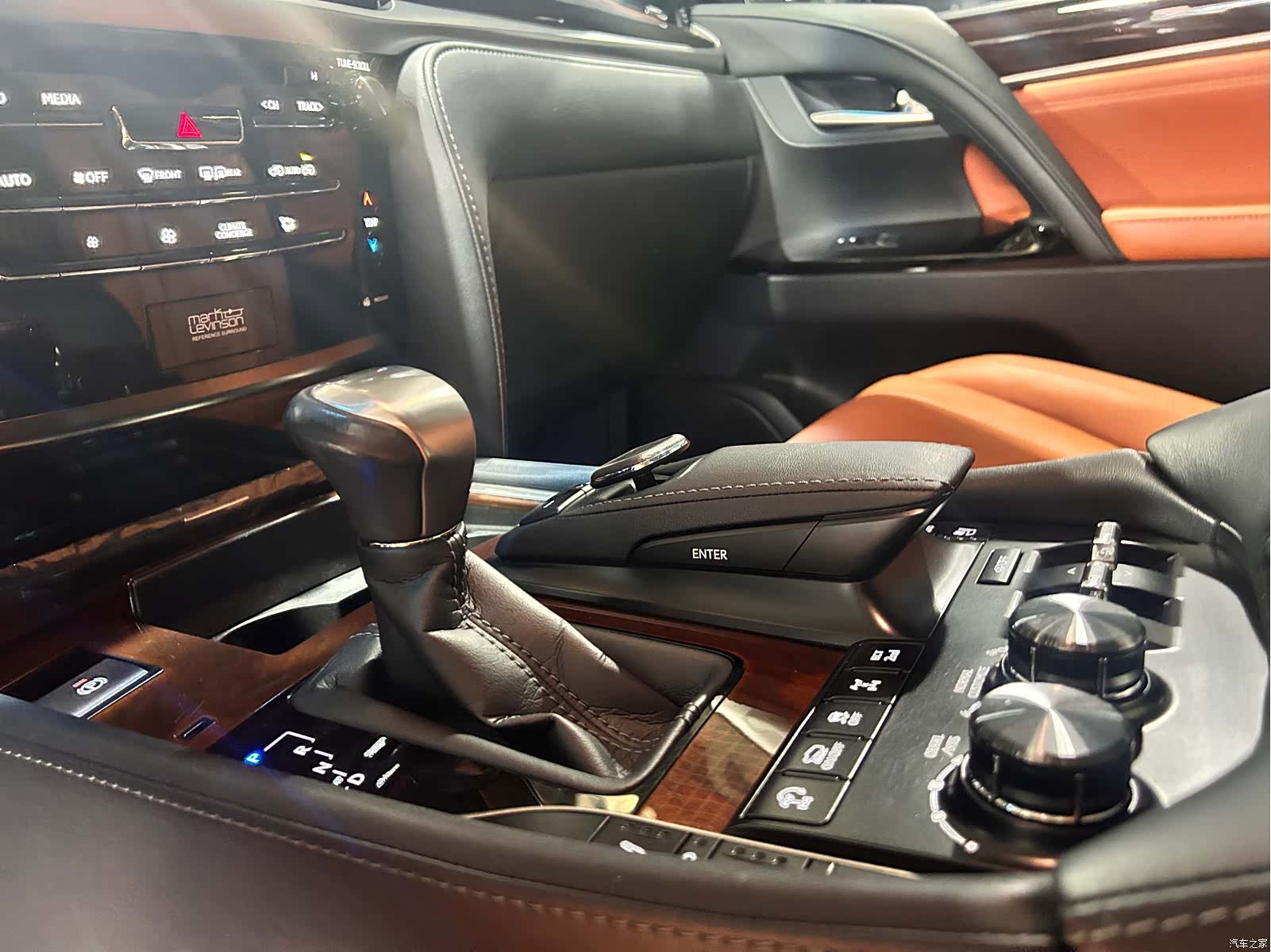 Lexus LX, 2017 9