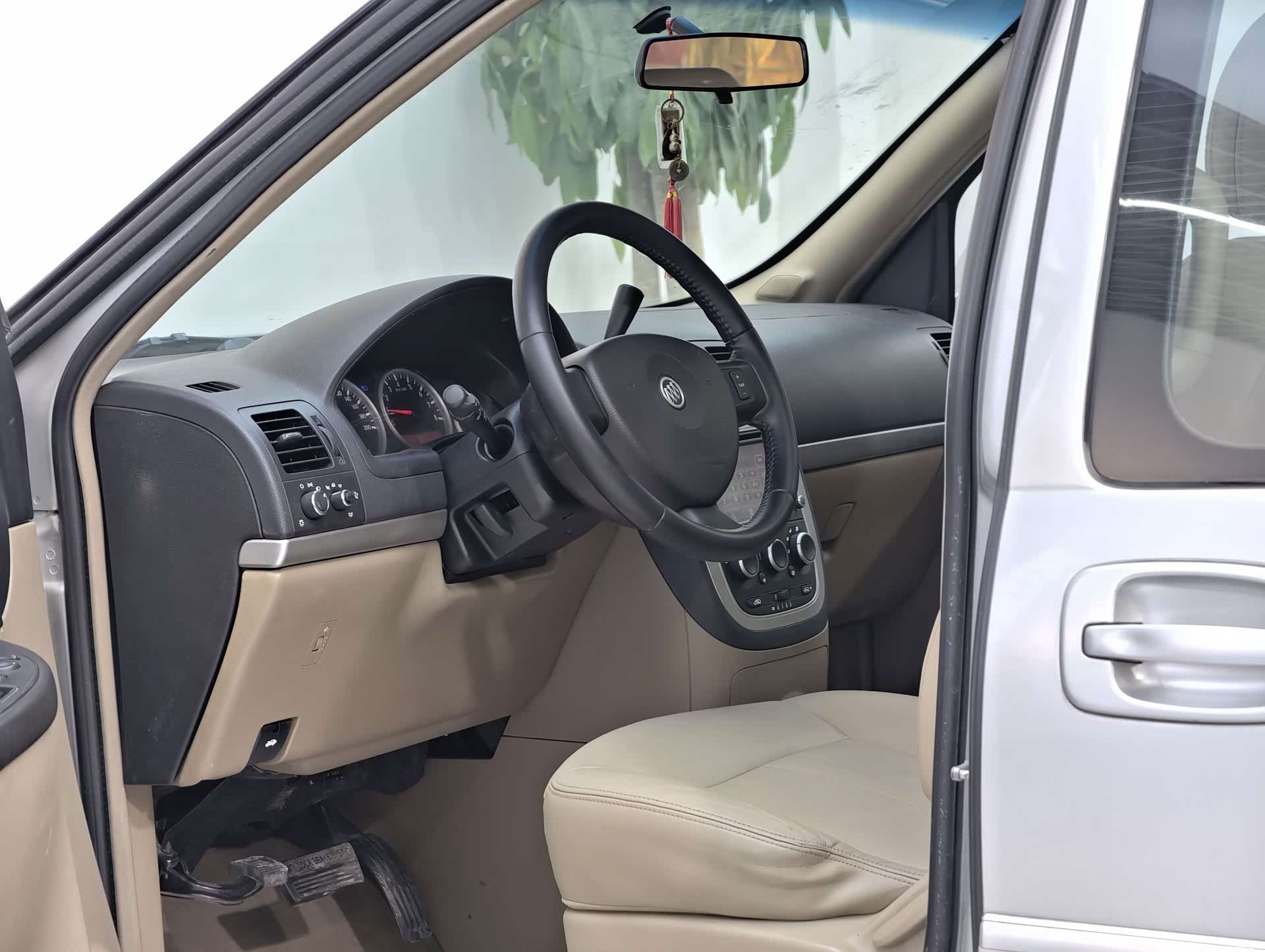 Buick GL8, 2014 12
