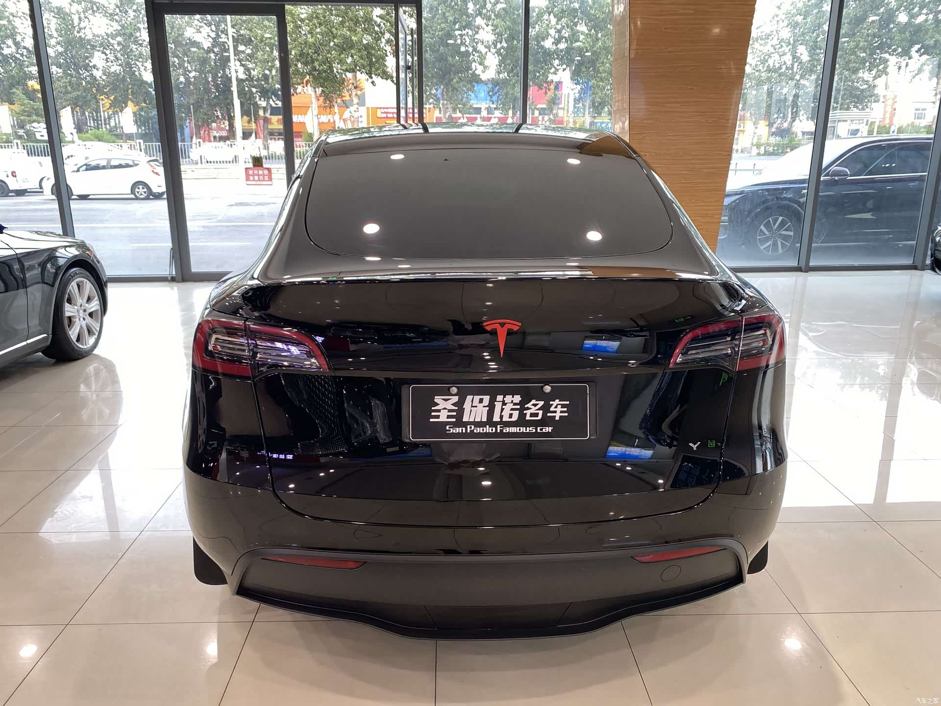 Tesla Model Y, 2023 все фото