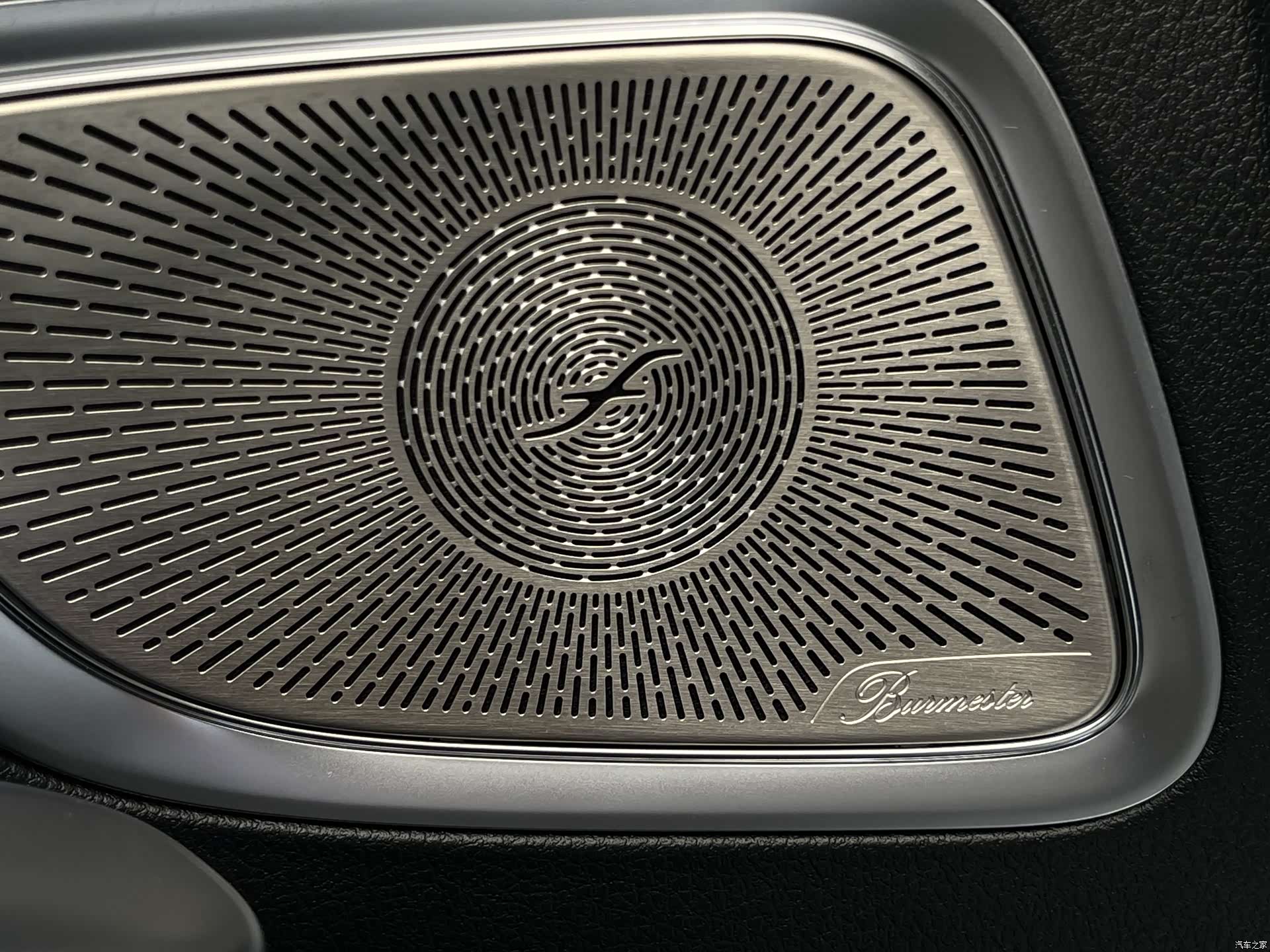 Mercedes-Benz C-Class, 2025 18