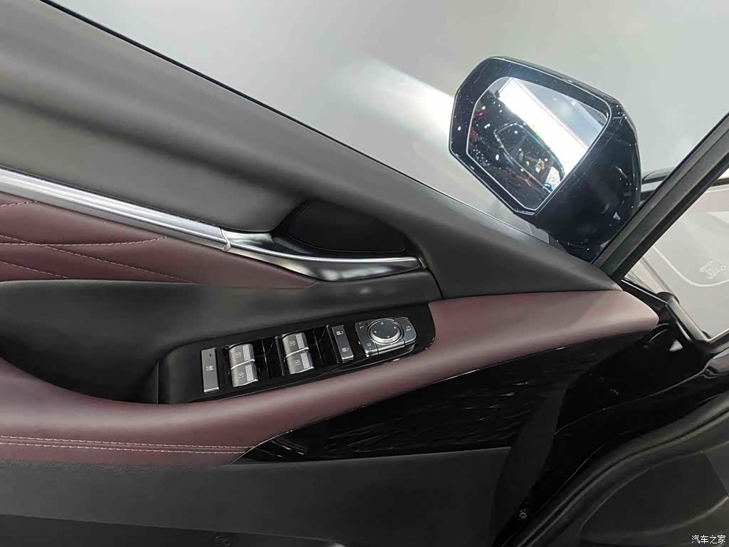 Trumpchi M8, 2025 24