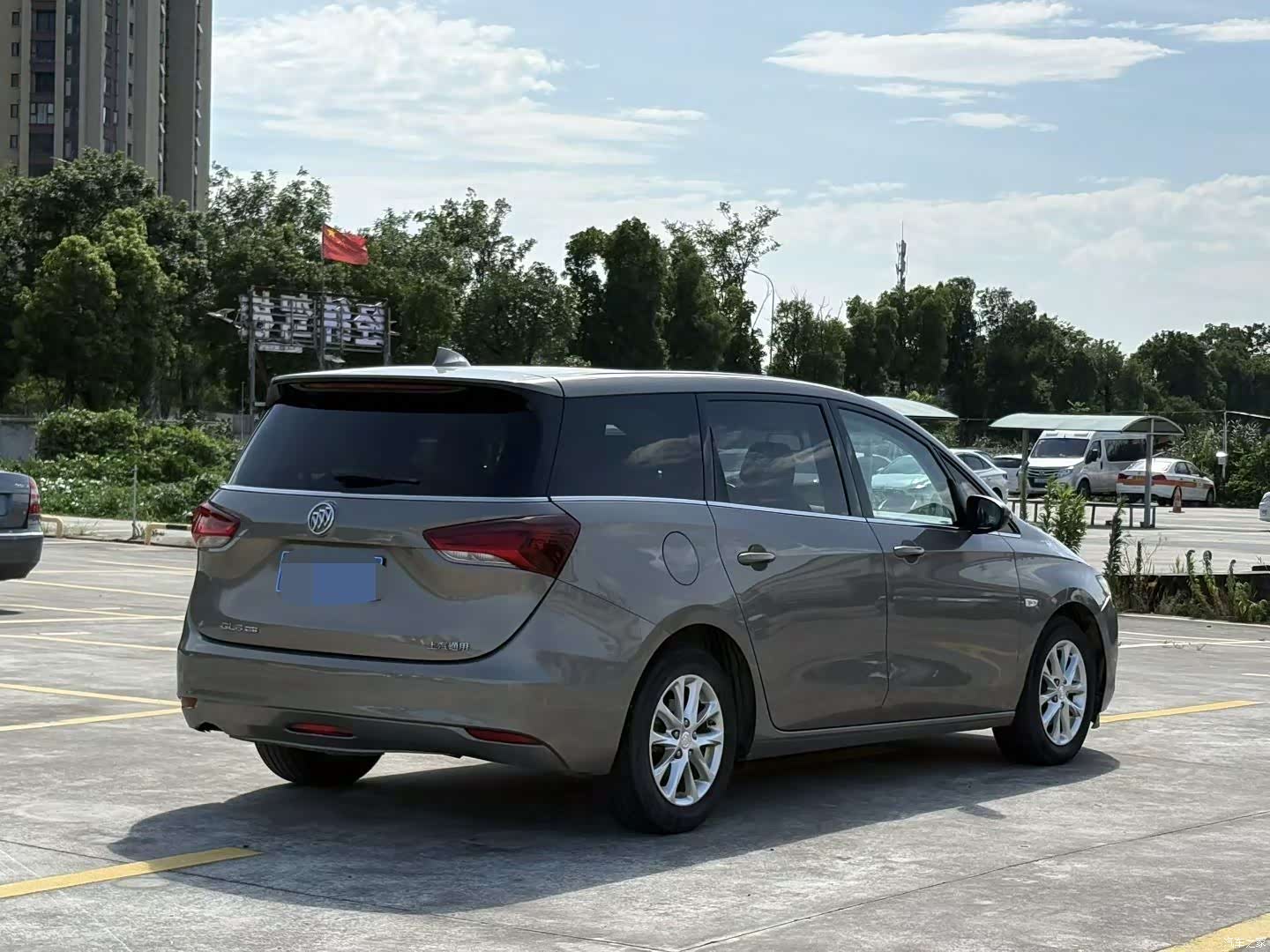 Buick GL6, 2021 4