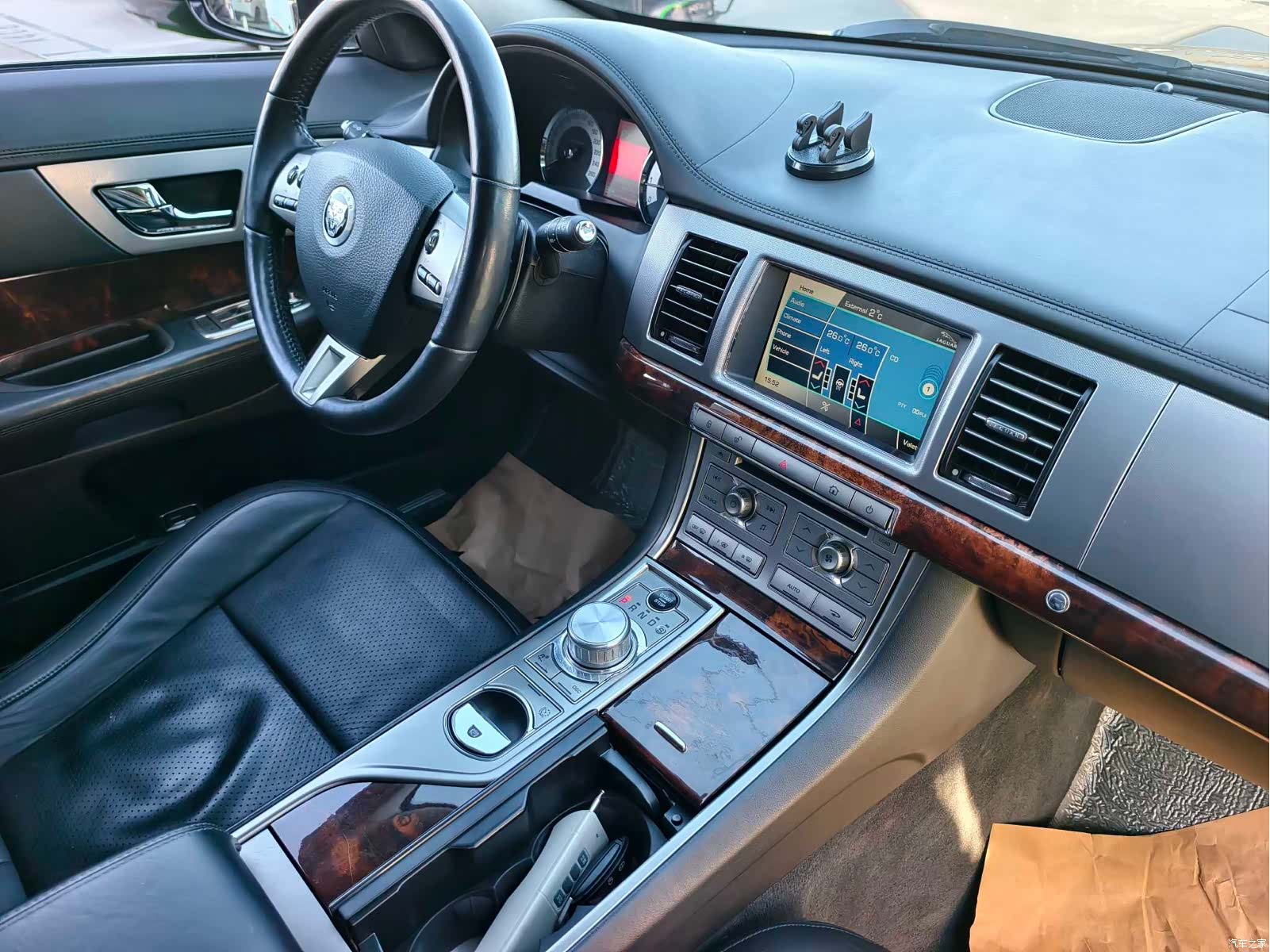 Jaguar XF, 2010 16