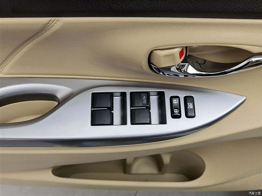 Toyota YARiS L, 2015 9