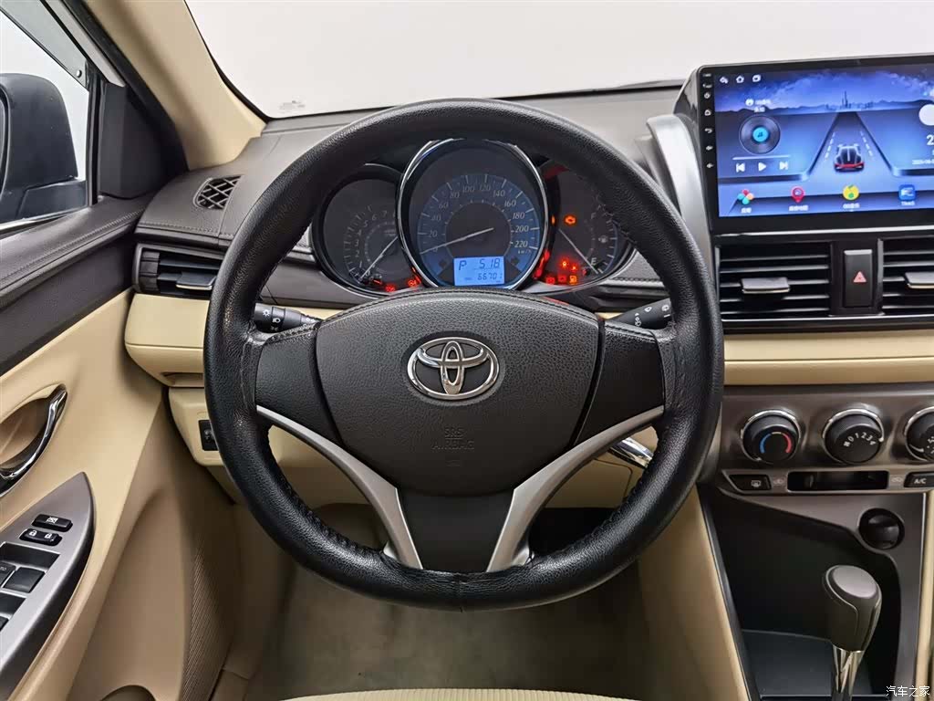 Toyota YARiS L, 2015 11