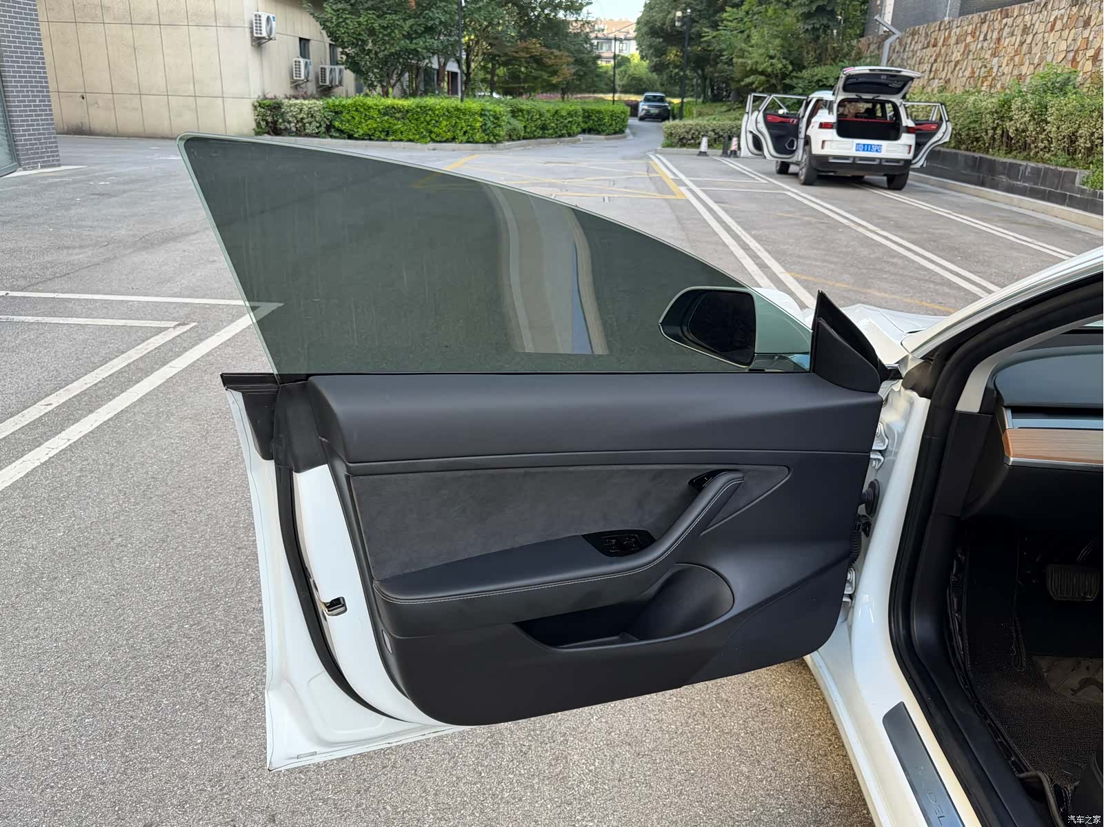 Tesla Model 3, 2020 13