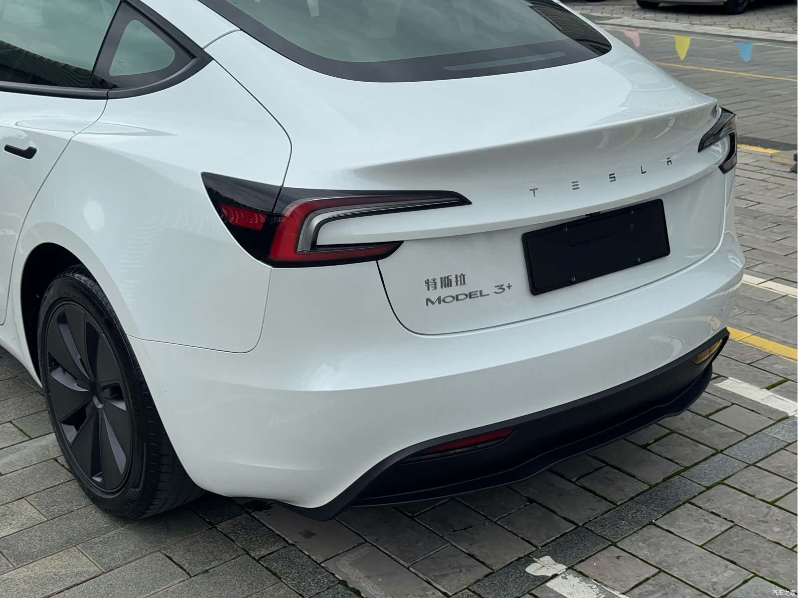 Tesla Model 3, 2025 16