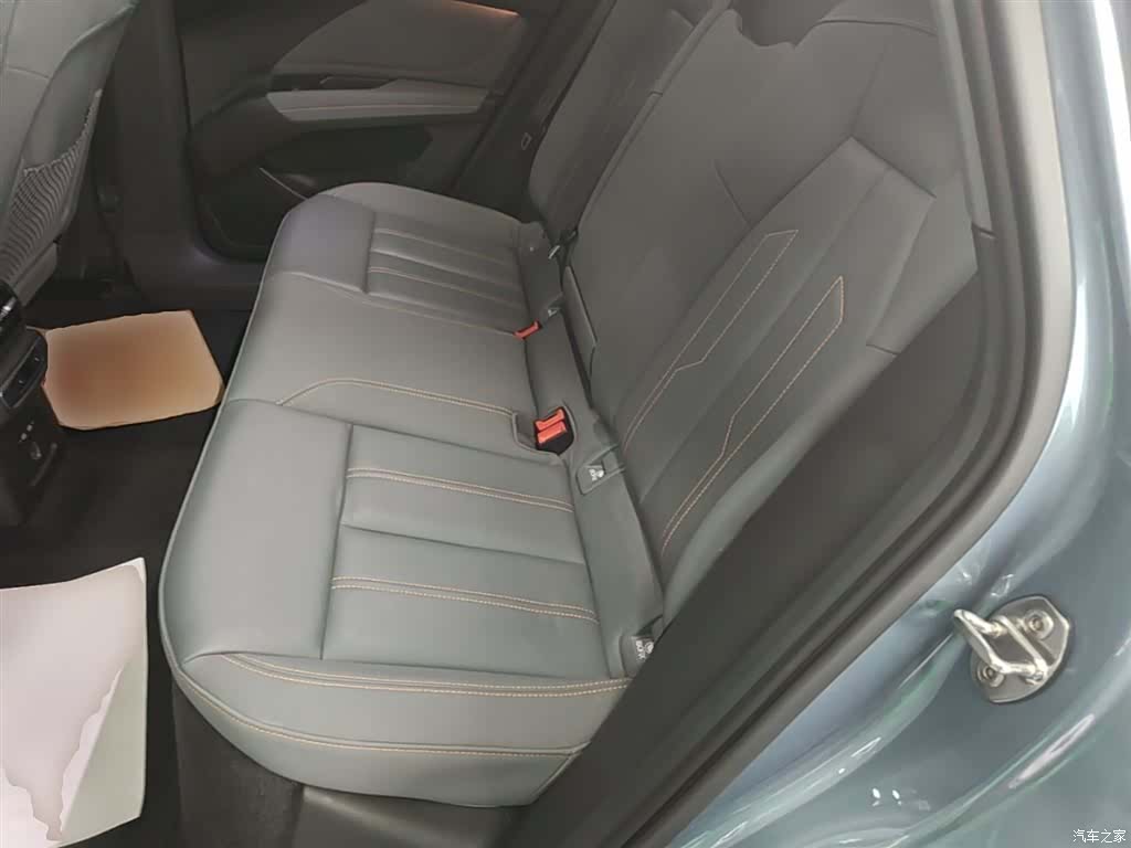 Audi Q4 e-tron, 2022 16