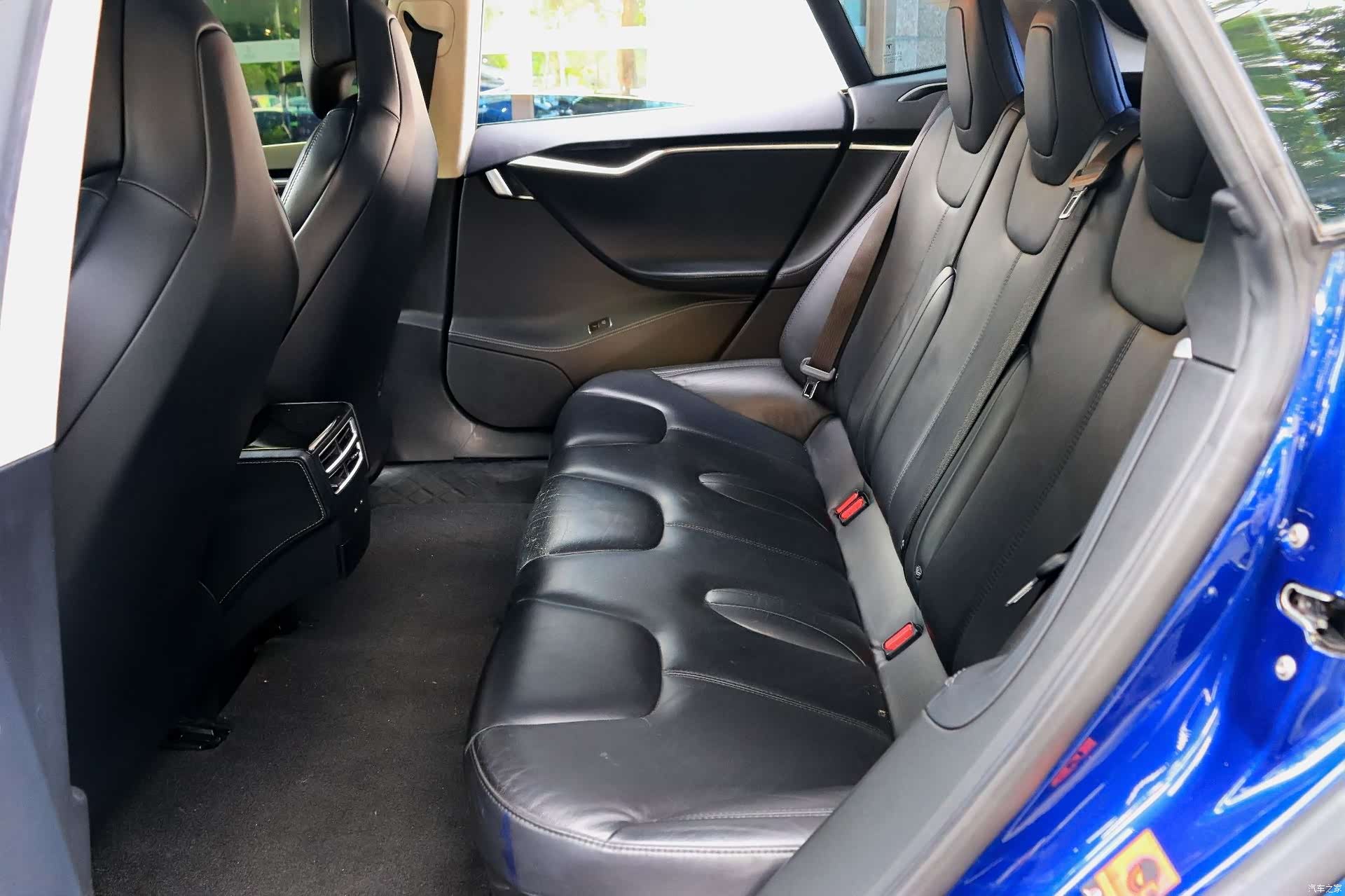 Tesla Model S, 2018 6