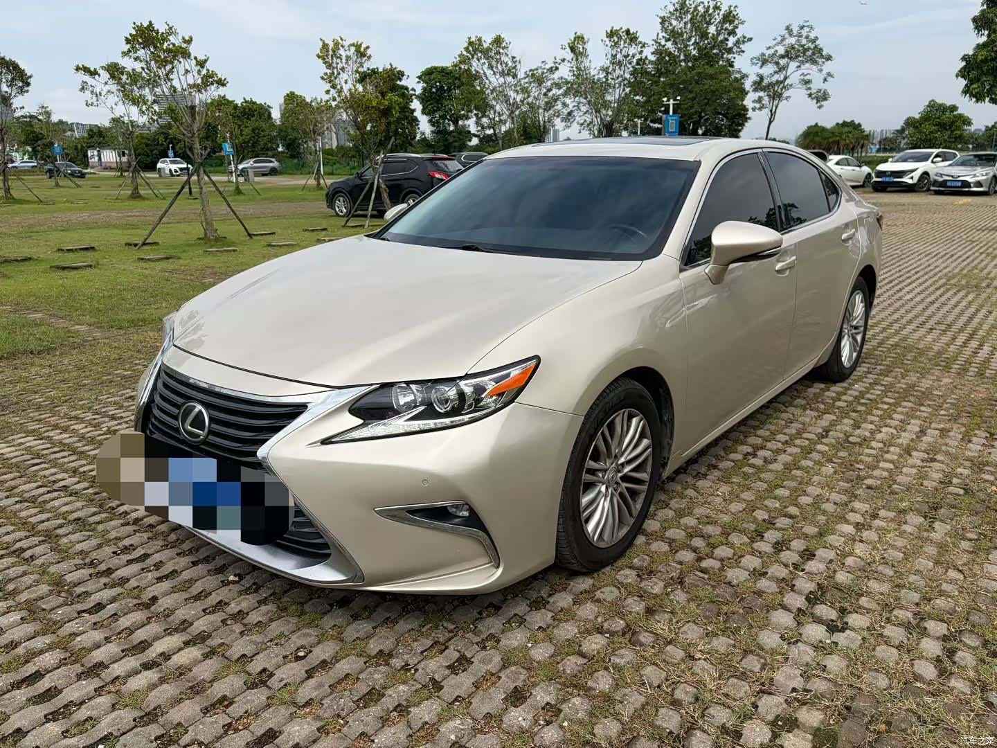 Lexus ES, 2016 1