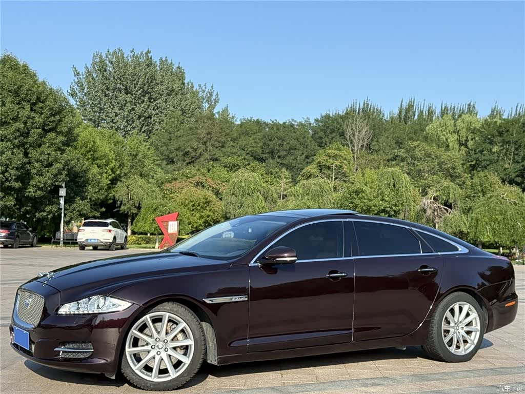 Jaguar XJ, 2012 6