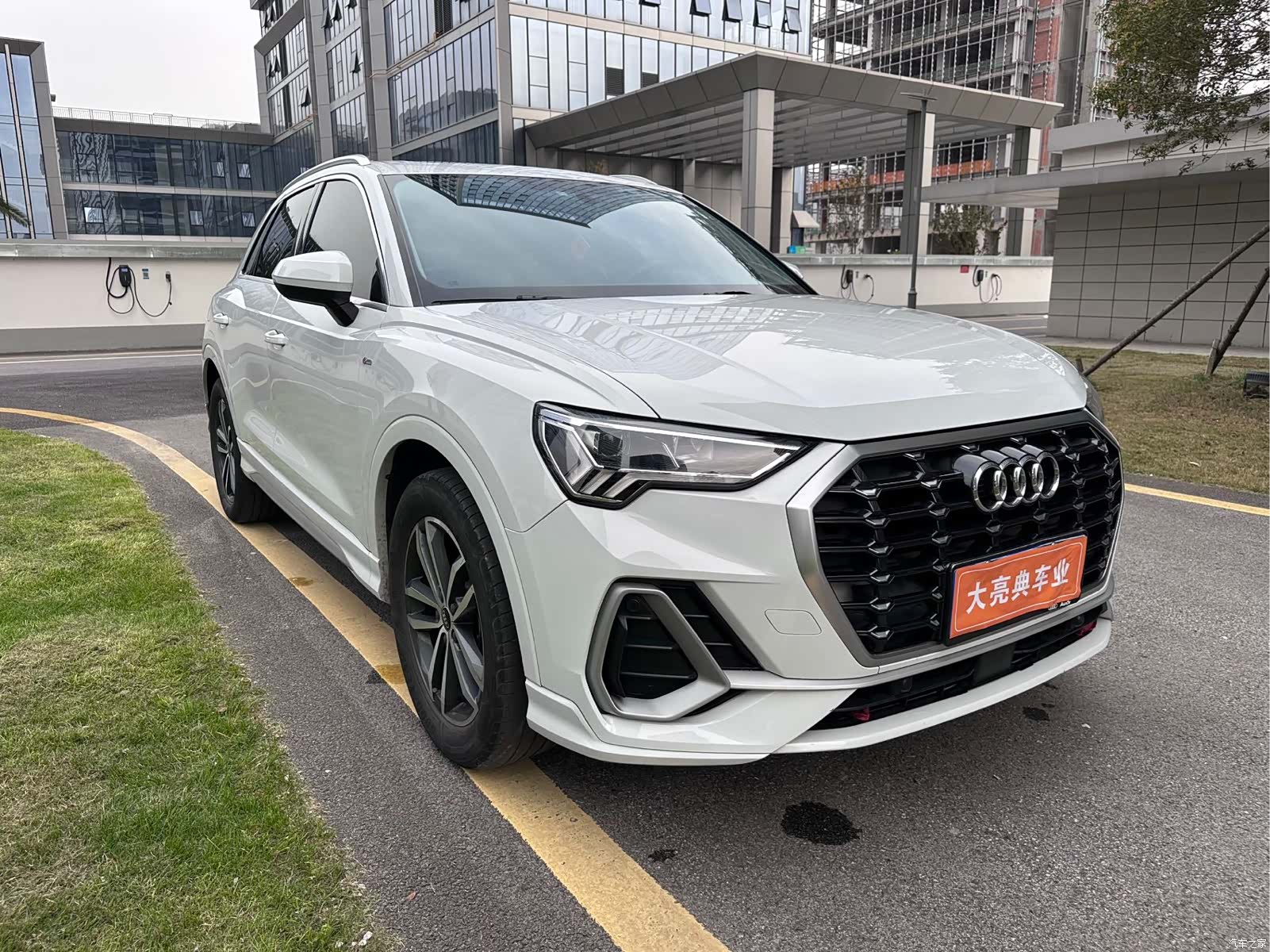 Audi Q3, 2023 4