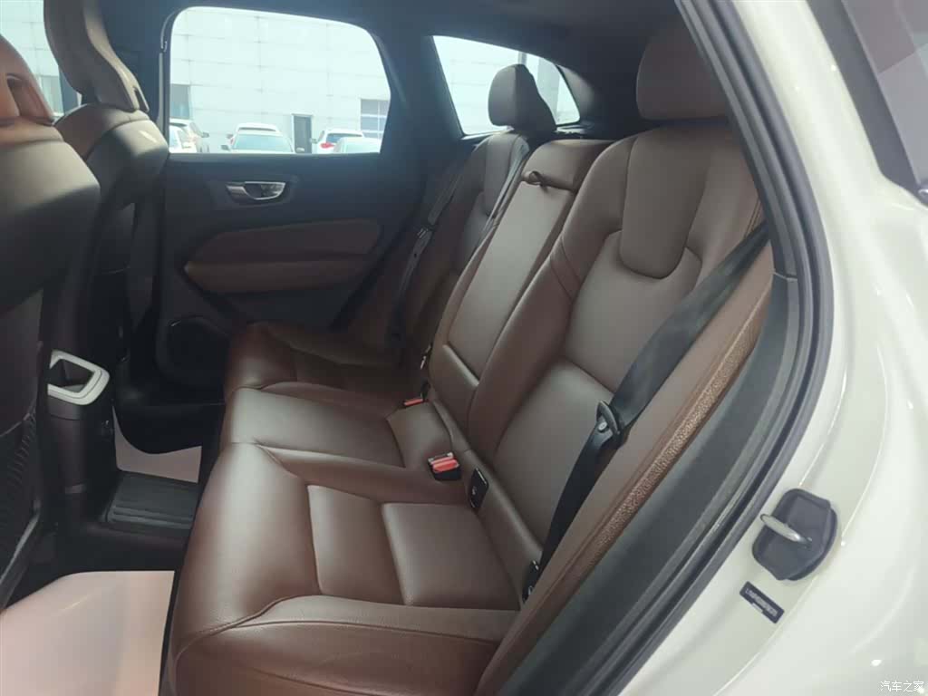 Volvo XC60, 2024 17