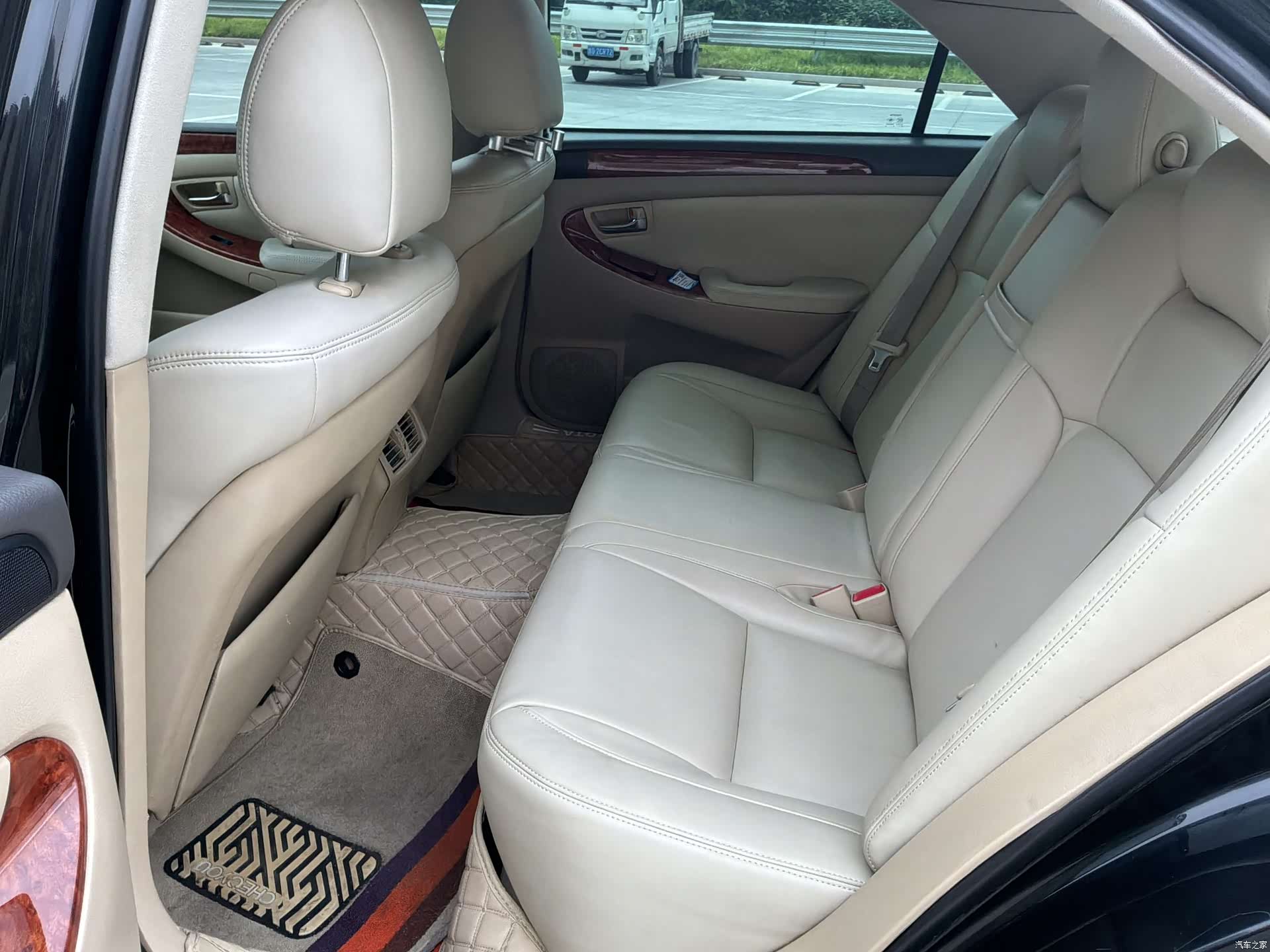 Toyota Crown, 2009 9