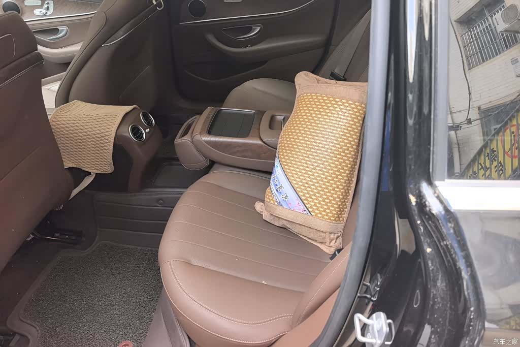Mercedes-Benz E-Class, 2019 11