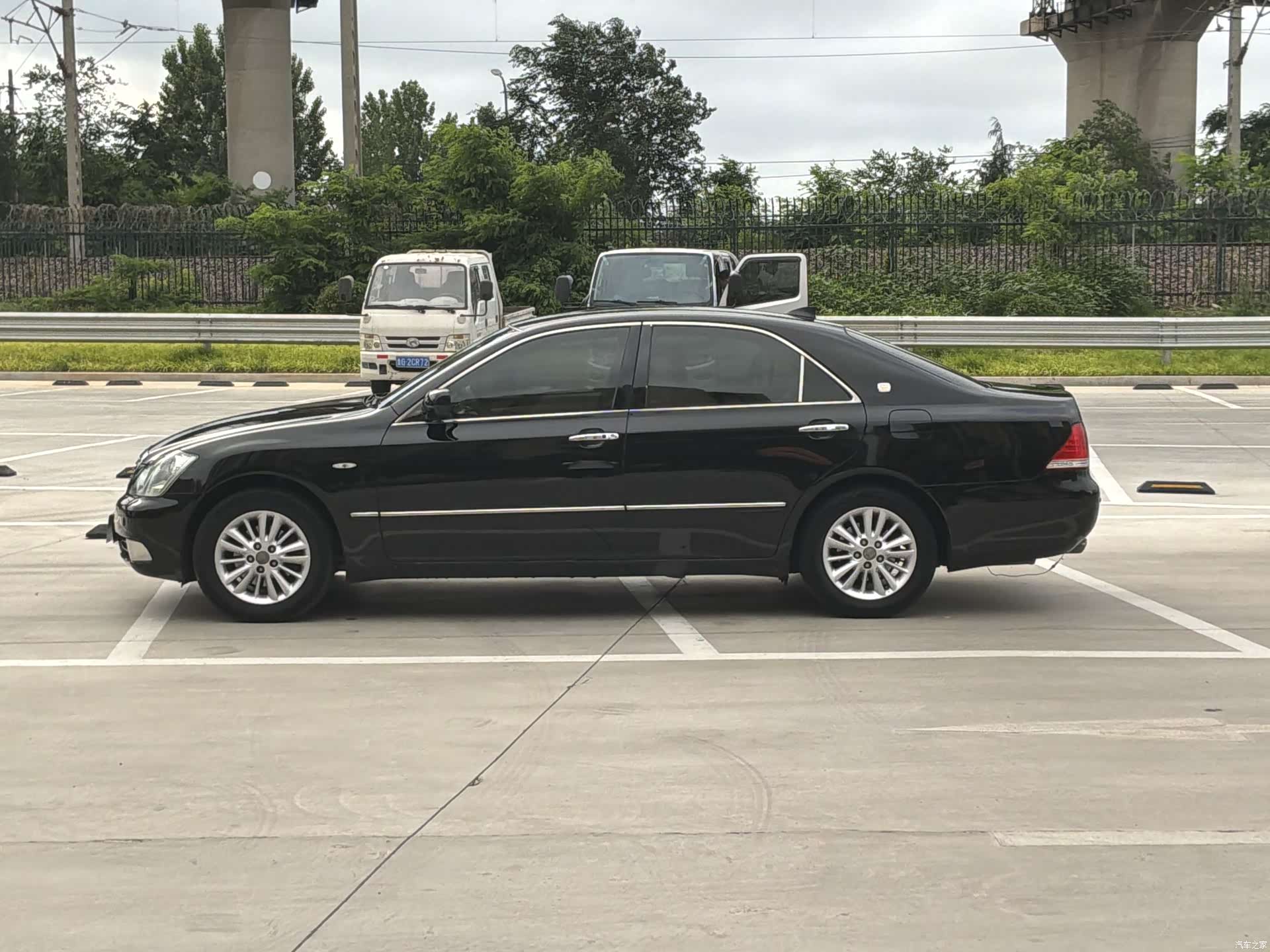 Toyota Crown, 2009 4
