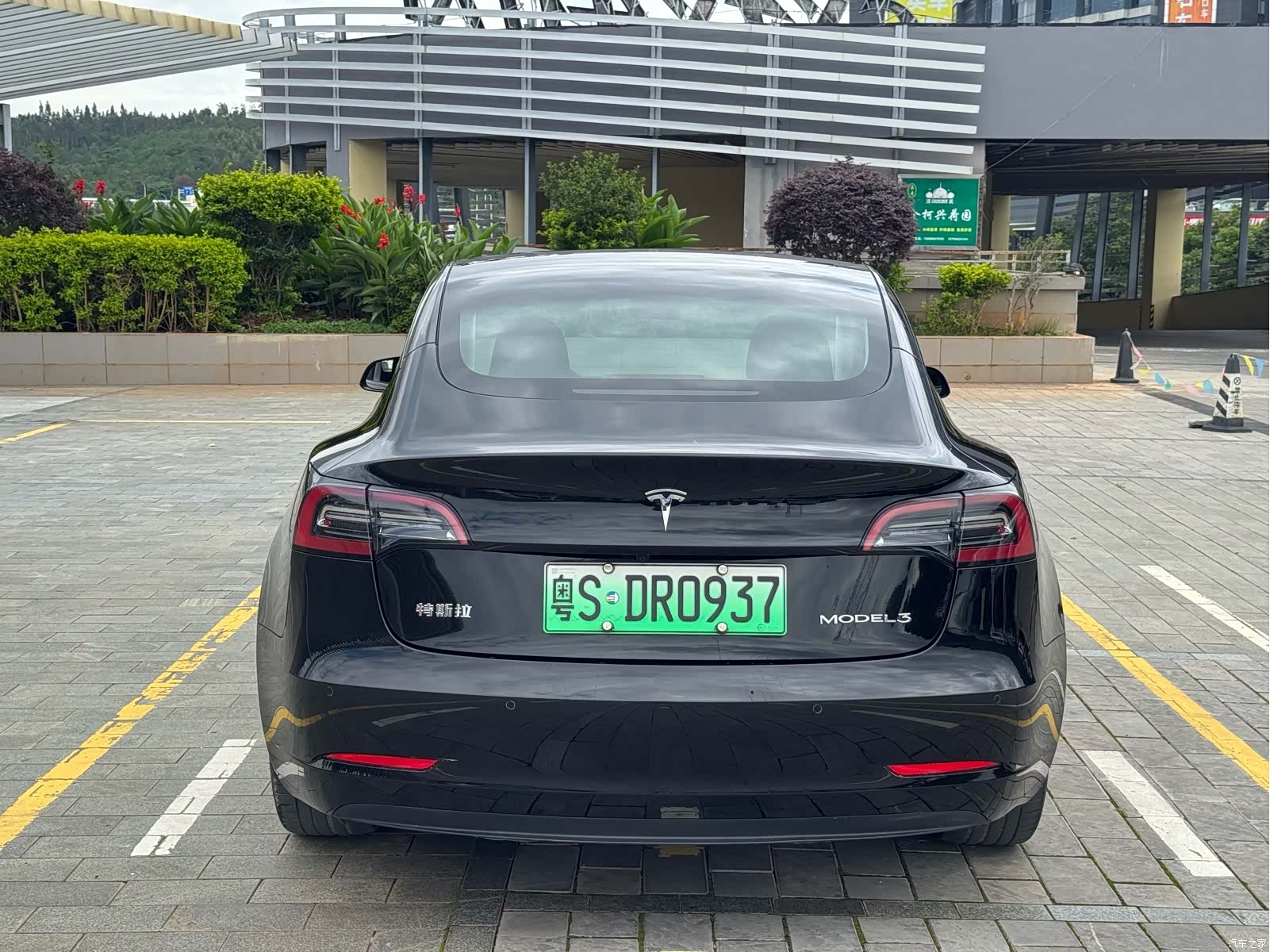 Tesla Model 3, 2023 21
