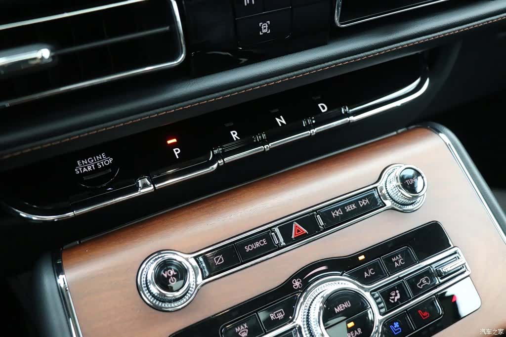 Lincoln Aviator, 2023 14